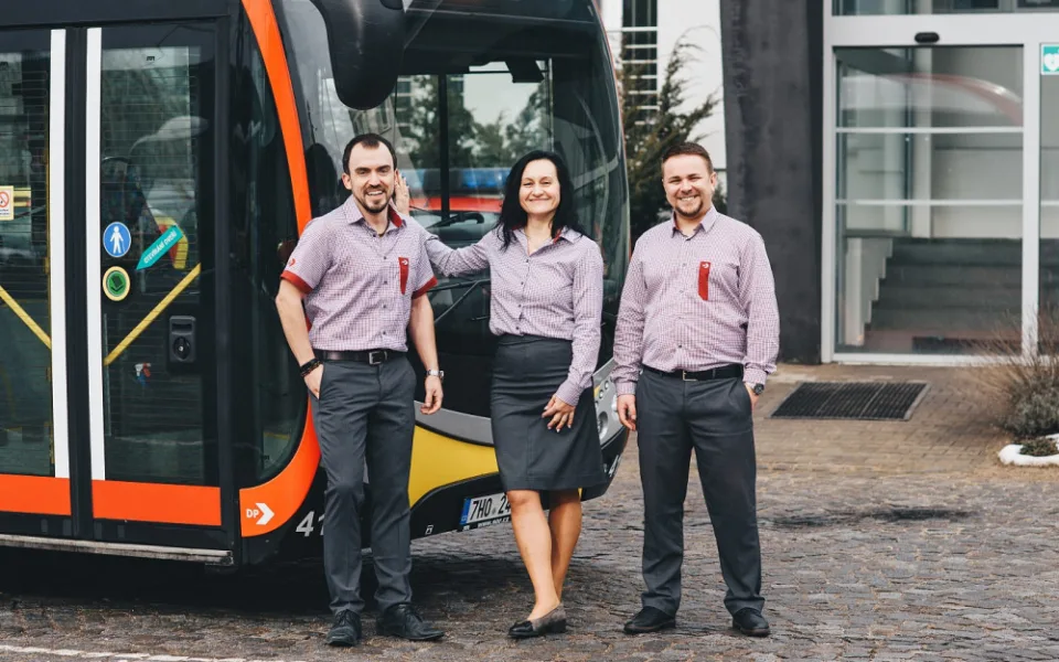 Hradecký dopravní podnik přestrojí své zaměstnance do nových uniforem