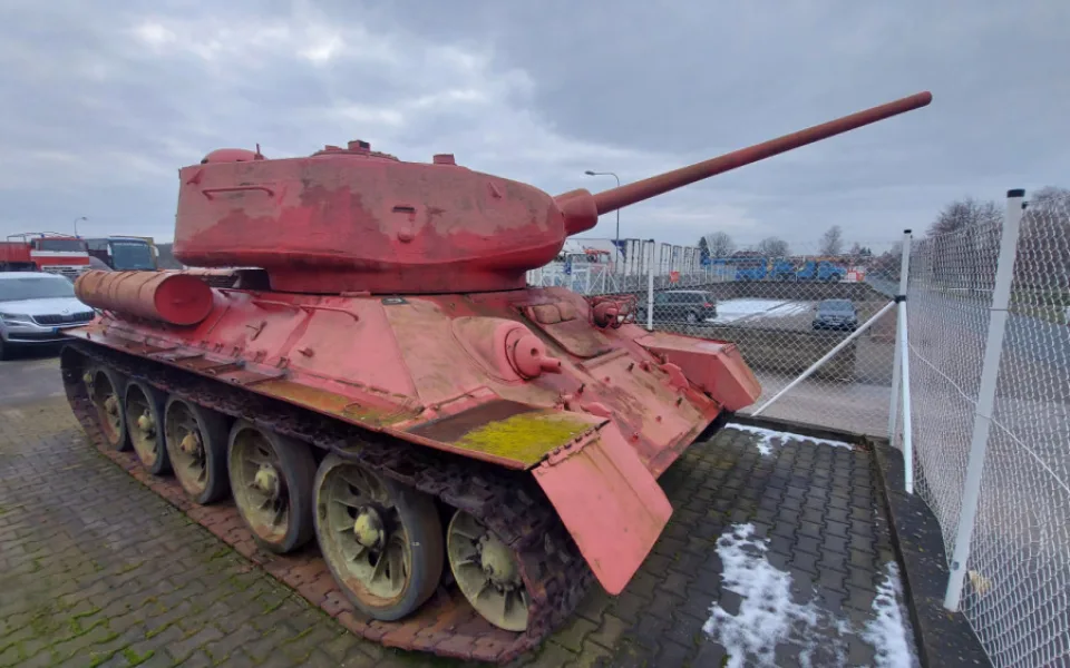 V rámci zbraňové amnestie byl na policii v Královéhradeckém kraji odevzdán tank