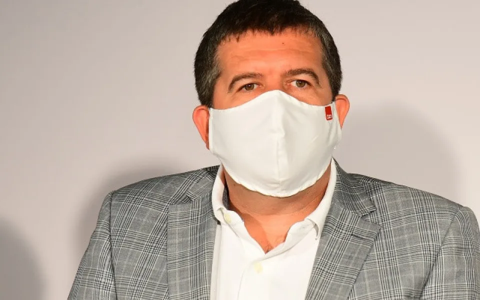 Už toho bylo moc, uvedl Hamáček, který dnes zkolaboval. Odpoledne se nezúčastní jednání ve Sněmovně