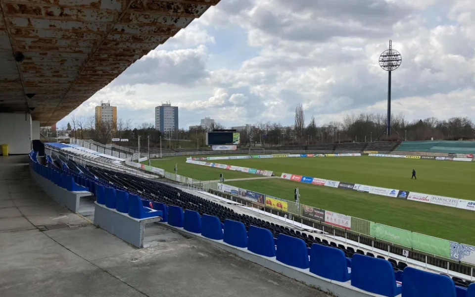 Jediné, co zůstane ze starého stadionu budou lízátka. Po jejich rekonstrukci se vrátí