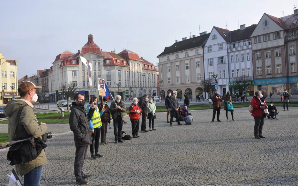 Desítky lidí v Hradci Králové podpořili nezávislost České televize