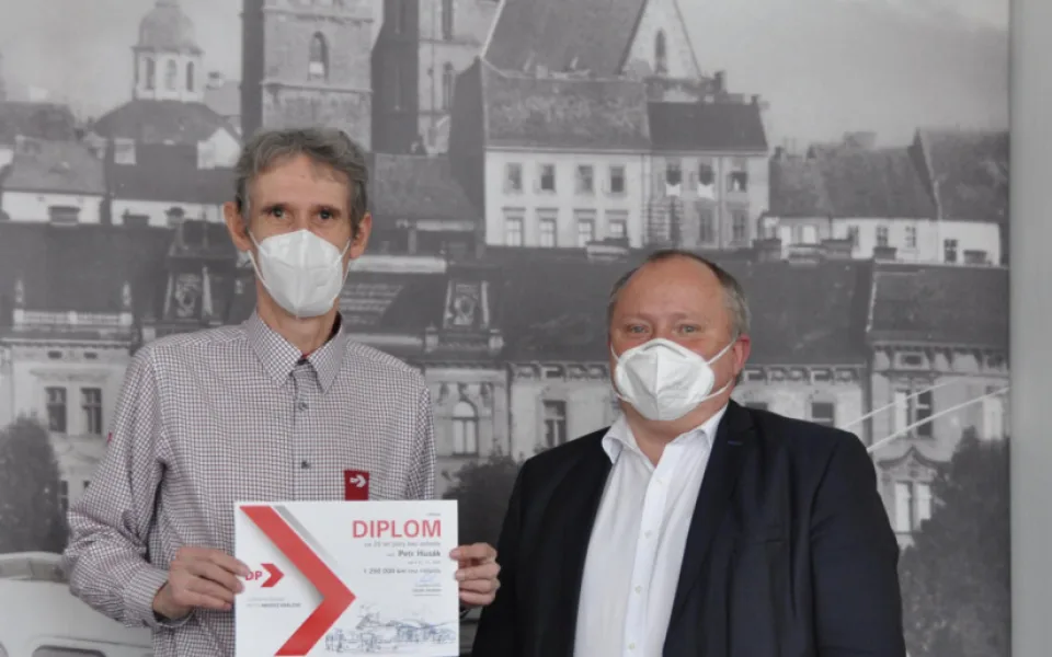 Řidič Petr najezdil za 25 let milion a čtvrt kilometrů bez nehody. Dopravní podnik ocenil své řidiče