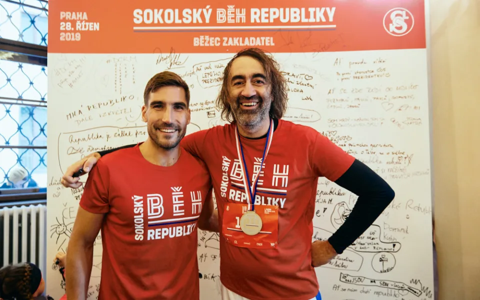 Oslavujte během! Sokolský běh republiky spouští registrace do desítek závodů. Vyberte si ten svůj