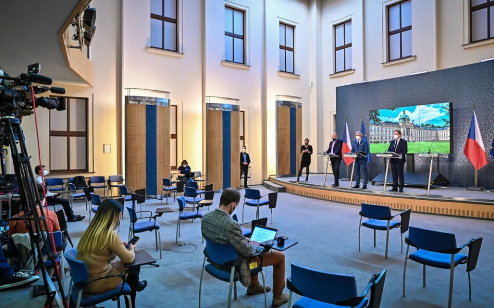 PŘEHLED: Platné novinky v Královéhradeckém kraji. Otevírají se školy, kadeřnictví i muzea