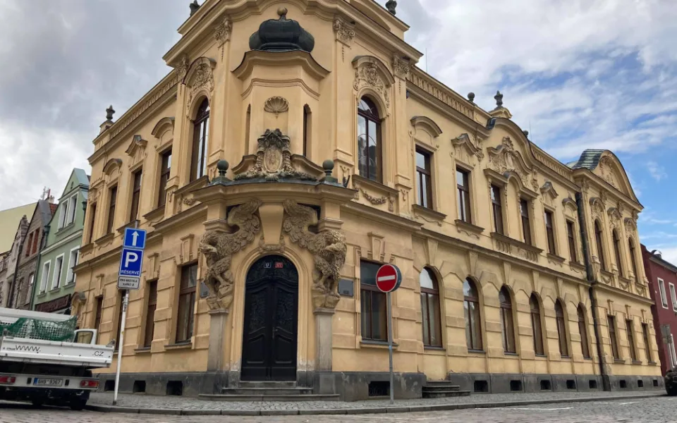 Bývalou historickou knihovnu v Hradci Králové využije biskupské gymnázium