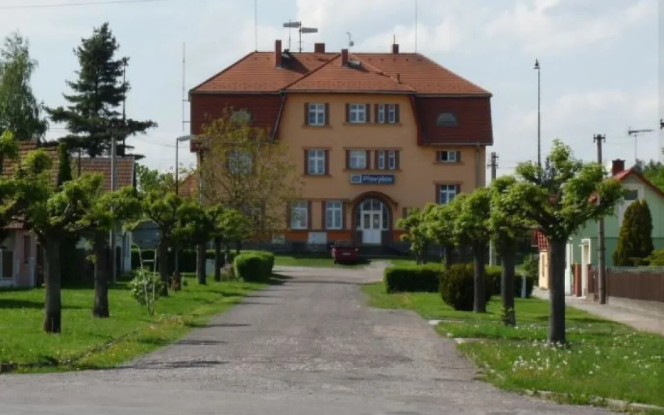 V Převýšově na Hradecku bojují za záchranu historického nádraží