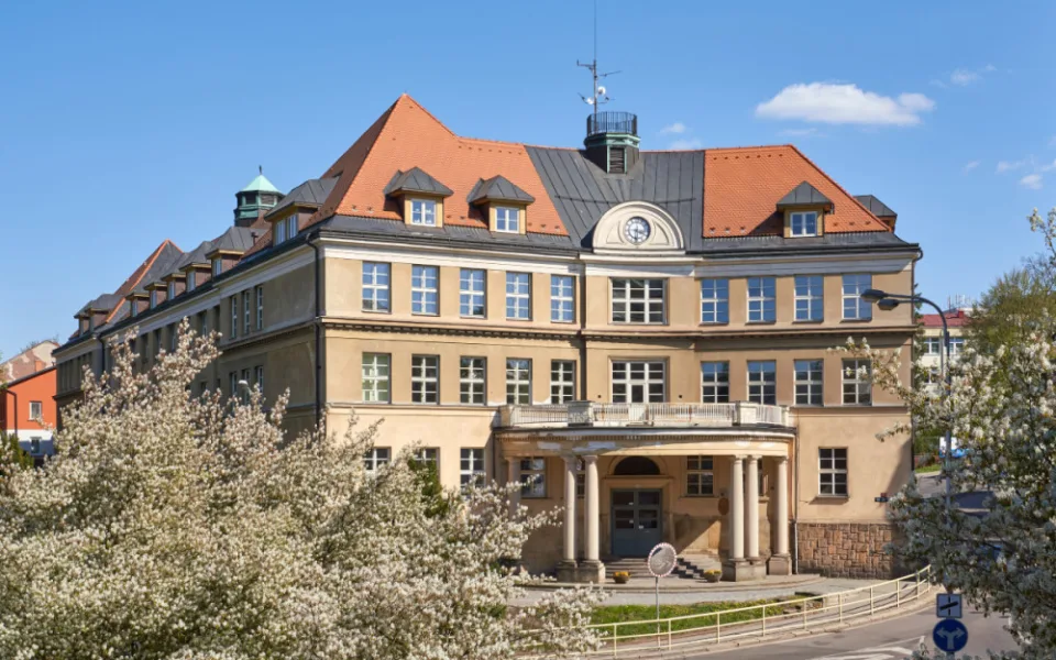 Trutnov překopal svůj rozpočet. Bude třeba investovat ZŠ kpt. Jaroše