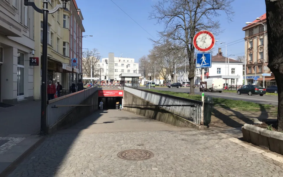 Podchod u Centrálu – symbol města, nebo místo, které stále více chátrá?