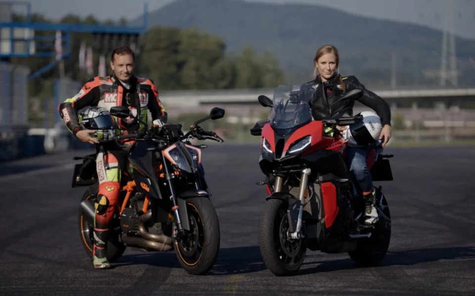 Motocyklisté trénují bezpečnou jízdu na polygonech v České republice