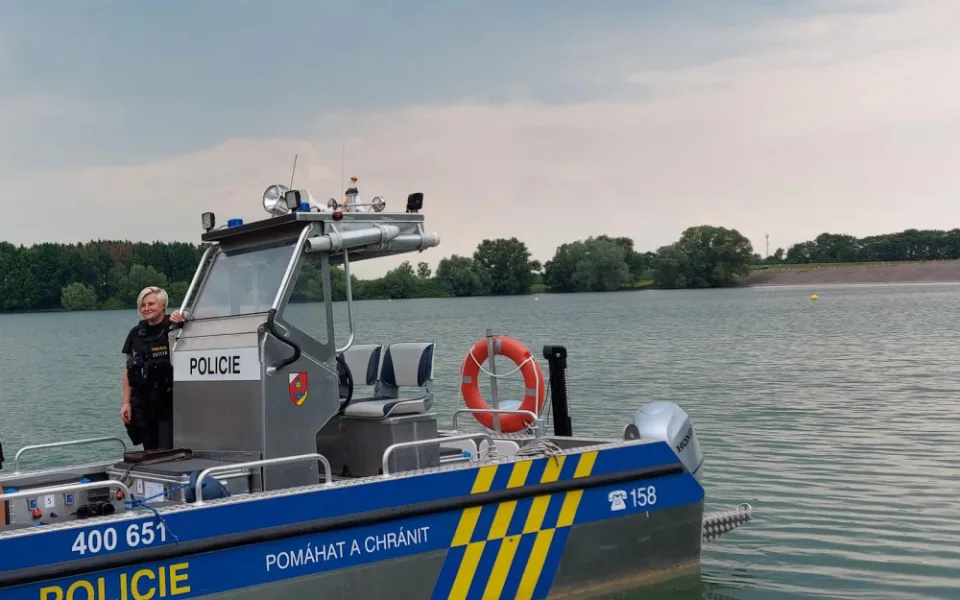 Policisté zahájili hlídky na Rozkoši, jeden z jezdců na vodním skútru už dostal pokutu