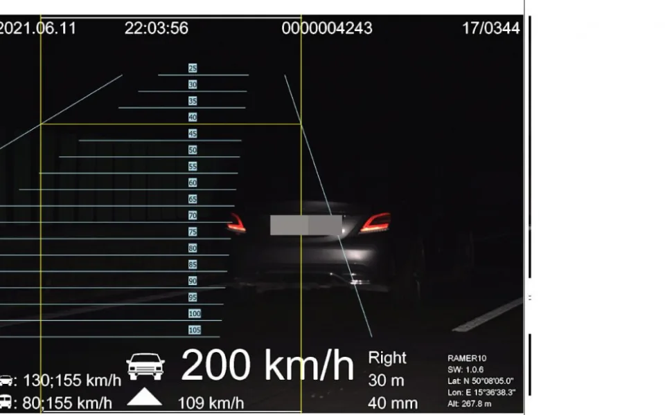 Policie chytila dalšího rekordmana na dálnici D11. Naměřili mu 200 km/h