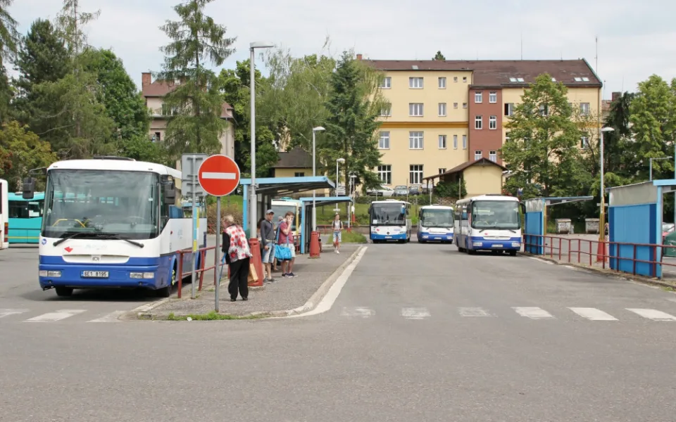 Dvůr Králové odkoupí zbývající nemovitosti na autobusovém nádraží. Poté ho kompletně zrekonstruuje