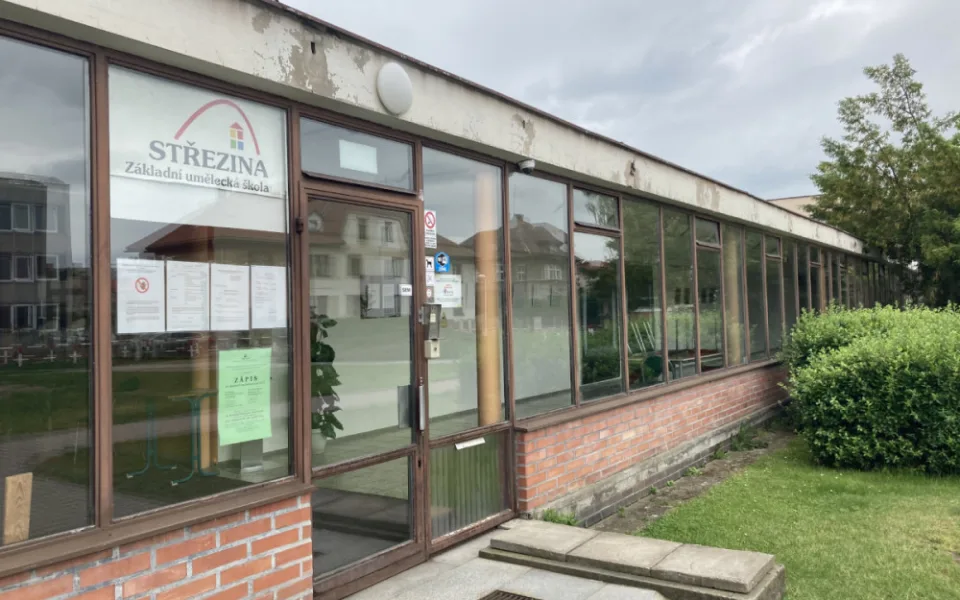 Město hledá firmu, která provede první etapu rekonstrukce ZUŠ Střezina. Nový bude taneční sál i chodby
