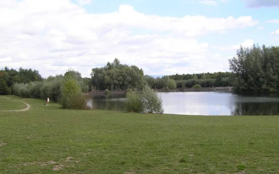 U Smiřic se utopil mladý muž, po skoku do vody se už nevynořil