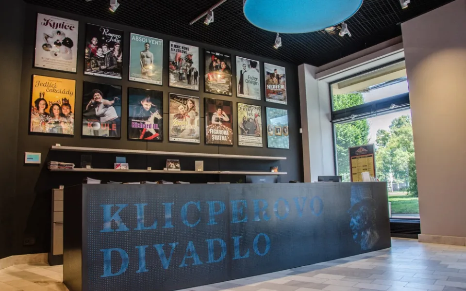 V nadcházející sezóně uvede Klicperovo divadlo v Hradci Králové osm premiér