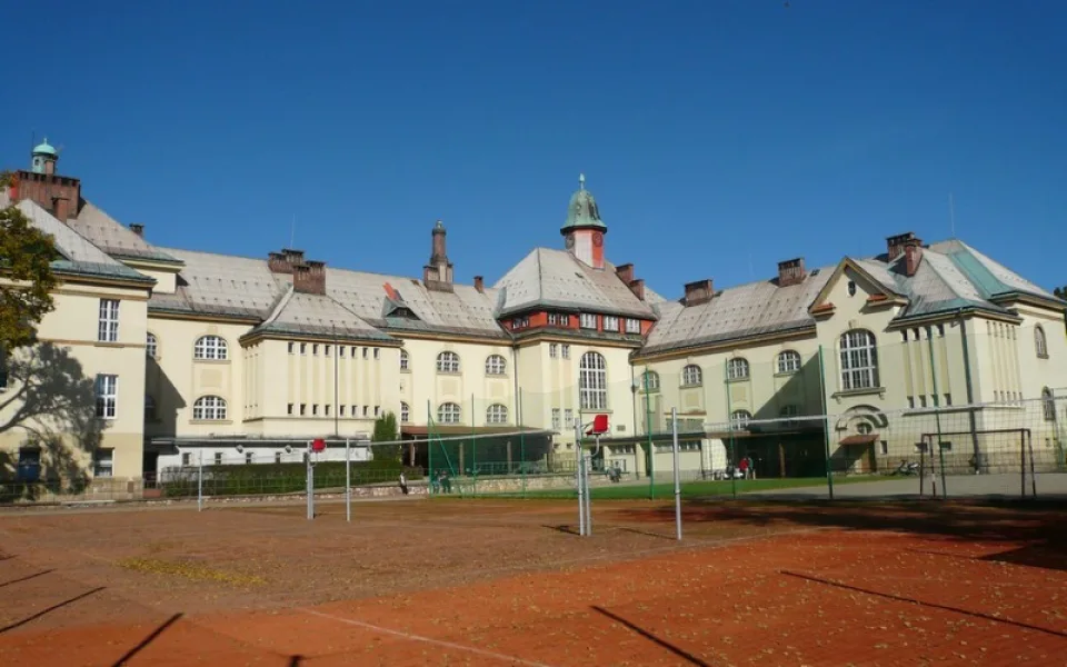 Studenti gymnázia ve Vrchlabí budou moct maturovat z americké maturity. Šance na studium v zahraničí, tvrdí škola
