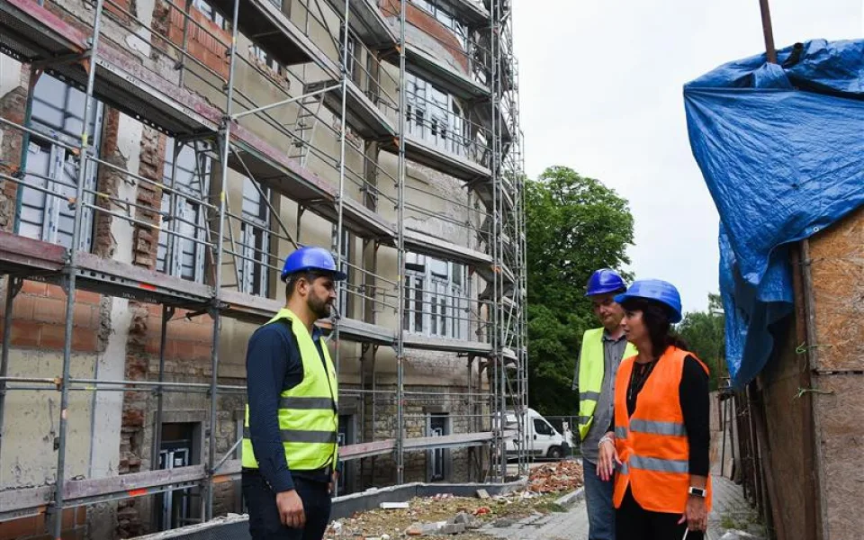 Práce na novém domově seniorů v Opočně zatím vyšly na 42 milionů