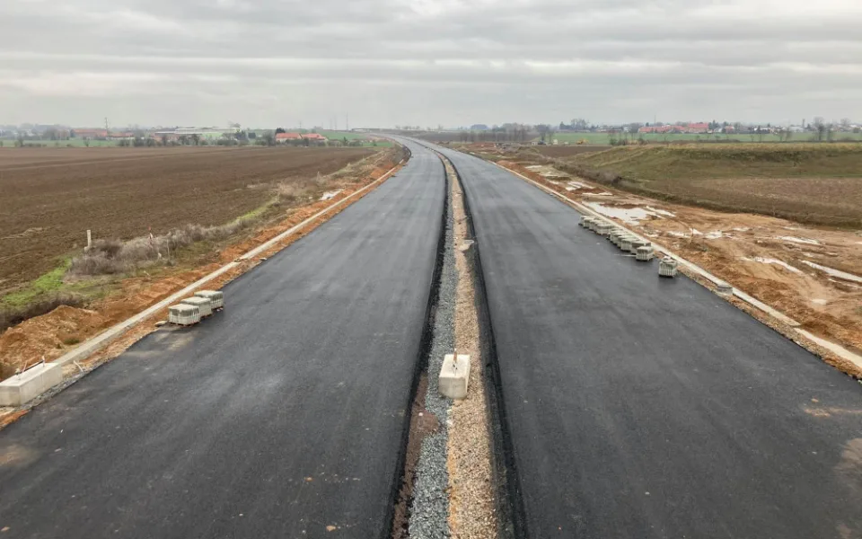 Rozestavěná D11 u Hradce Králové | archivní foto