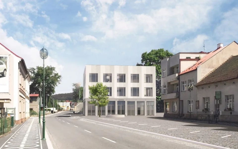 Stavba nové radnice v Lázních Bělohrad je v půlce. Náměstí je skoro hotové