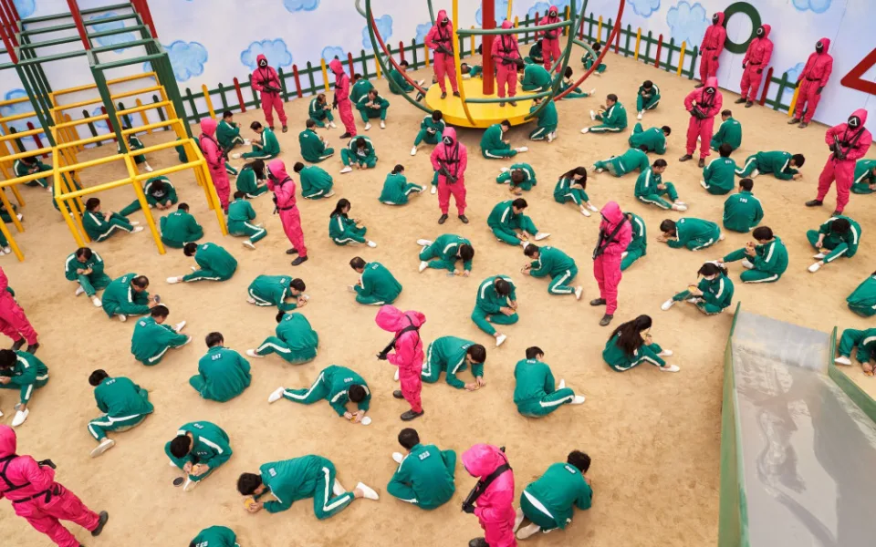 Hra na oliheň | foto: Netflix