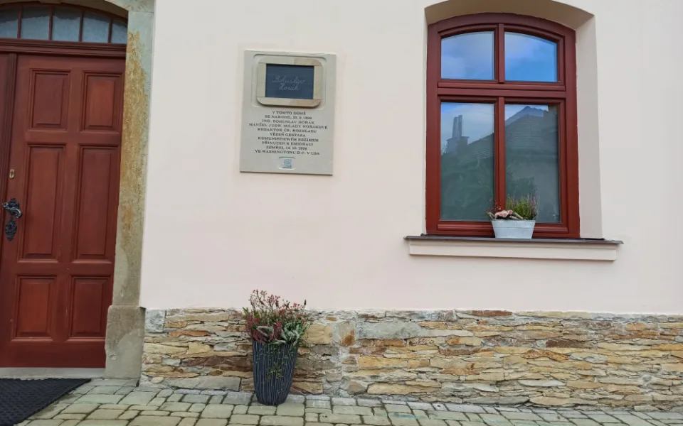 Černilov má novou pamětní desku Bohuslava Horáka, osobnosti protinacistického odboje