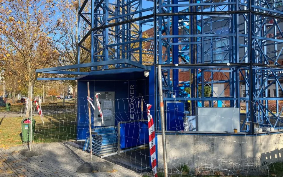 Z Hradce Králové zmizela i druhá cyklověž. Projekt Biketower ztroskotal na vyjednávání s městem, míní dodavatel věží