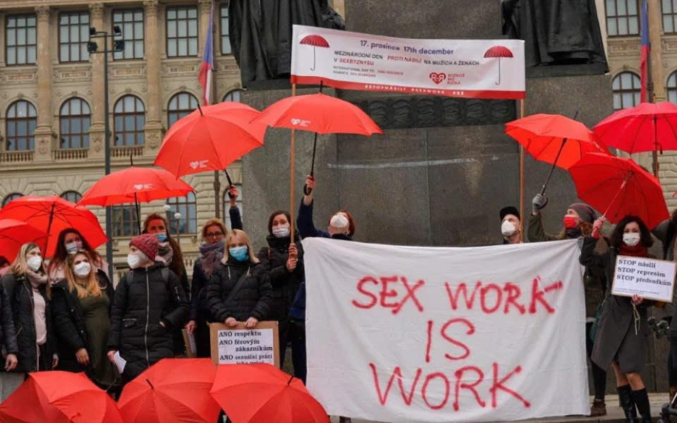 V pátek je Mezinárodním dnem proti násilí na ženách a mužích pracujících v sexbyznysu