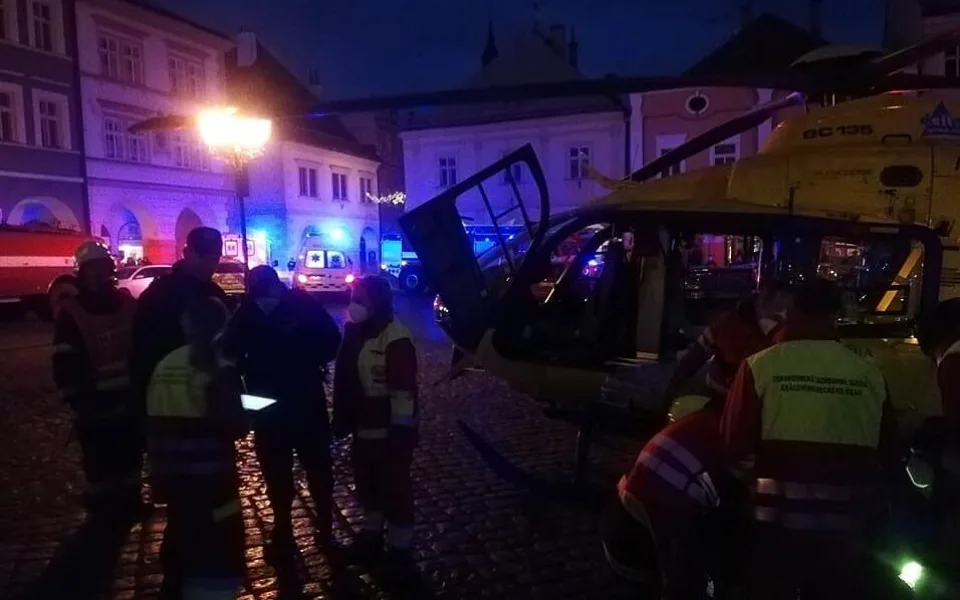 Po tragickém požáru v Jičíně v nemocnici zemřela i čtrnáctiletá Míša. Lidé se rodině snaží pomoct skrze sbírky