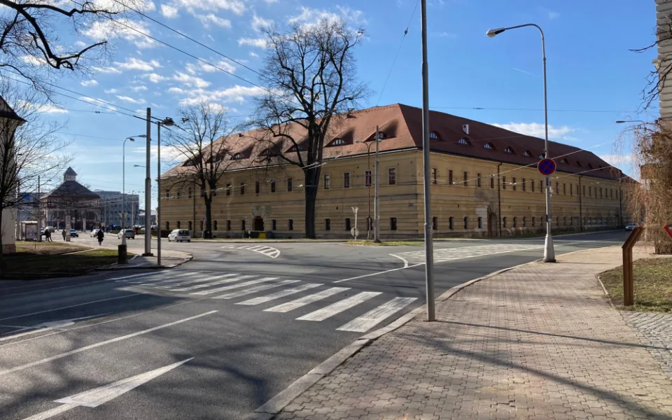 Fortna v centru Hradce Králové bude půl roku neprůjezdná. Čeká ji přestavba na kruhový objezd