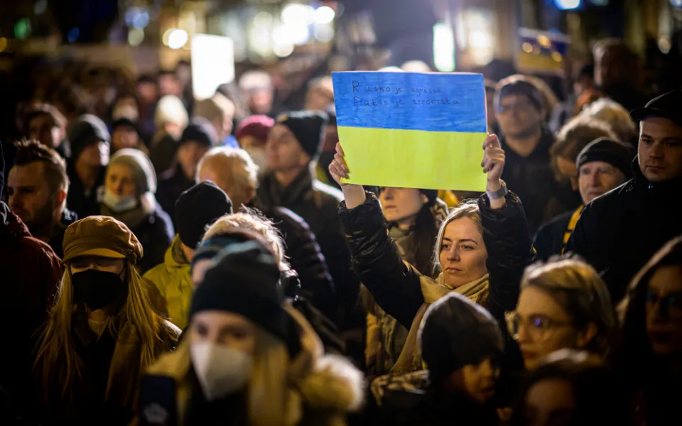 Kraj připravuje plán pomoci Ukrajině. Studenti a aktivisté organizují happeningy