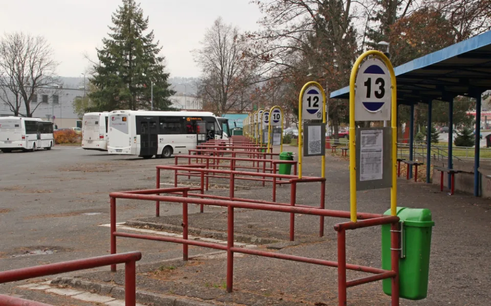 Dvůr Králové začíná s přípravou rekonstrukce autobusáku. Vypsalo architektonickou soutěž