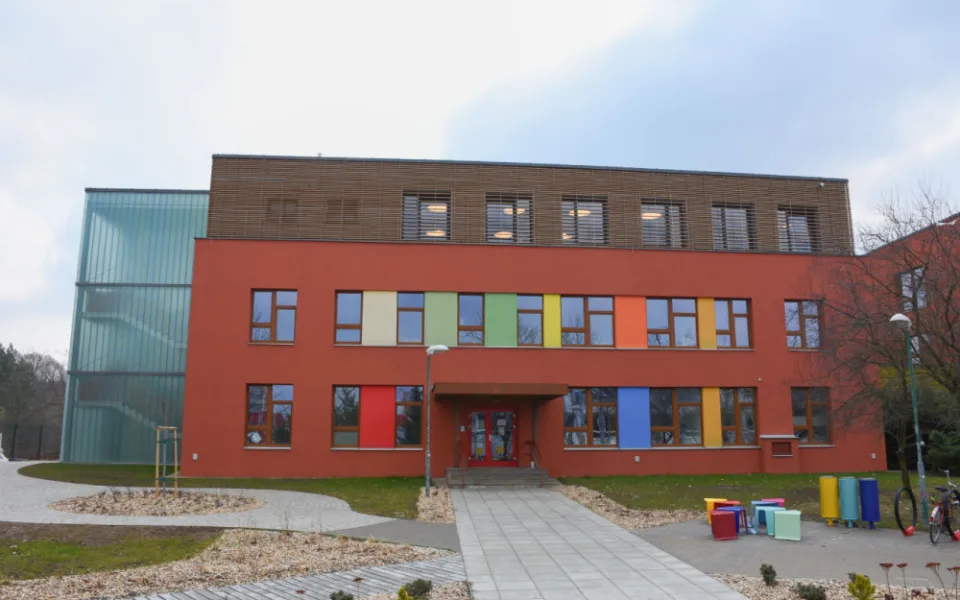 V Hradci Králové vzniklo nové centrum pro neslyšící. Pomáhat bude rodinám z celé republiky