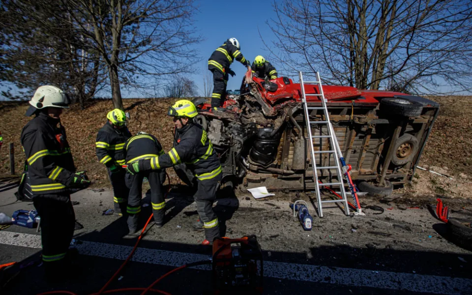 Tragické úterý. Vrtulník zasahoval u Nahořan na Náchodsku a smrtelné nehody u Jaroměře