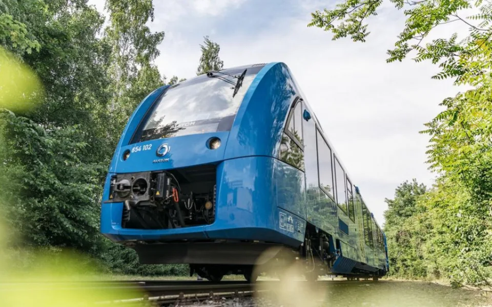 Do Česka přijede první vlak poháněný vodíkem. První cestující sveze v Hradci Králové a Jičíně