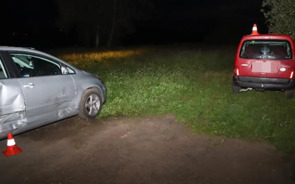 Po nehodě na parkovišti řidič nadýchal 2,5 promile. Způsobil škodu za 30 tisíc korun