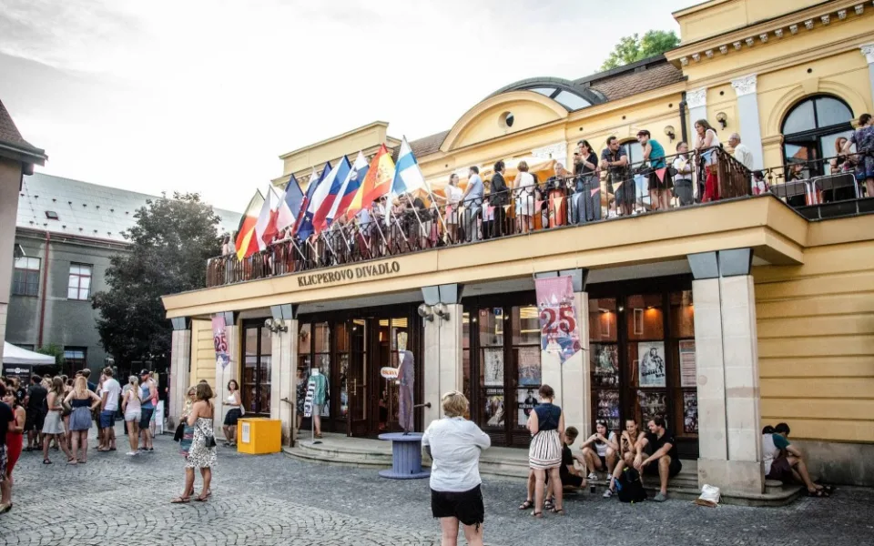 Hradecký divadelní festival nabídne stovky akcí v divadlech i na náměstích