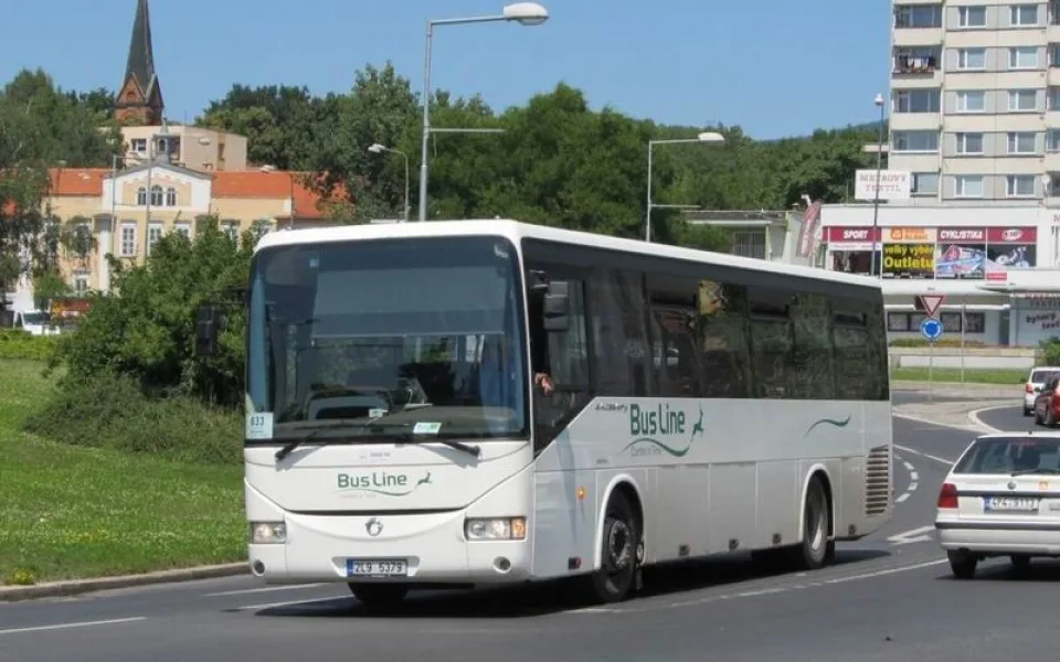Nedostatek řidičů společnosti BusLine se týká i hradeckého kraje. Neodbavil 42 spojů
