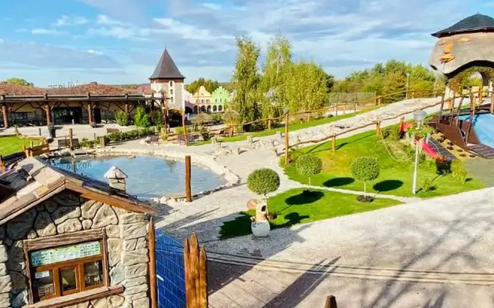Kam s dětmi o prázdninách na výlet? Do kláštera nebo do zábavního parku