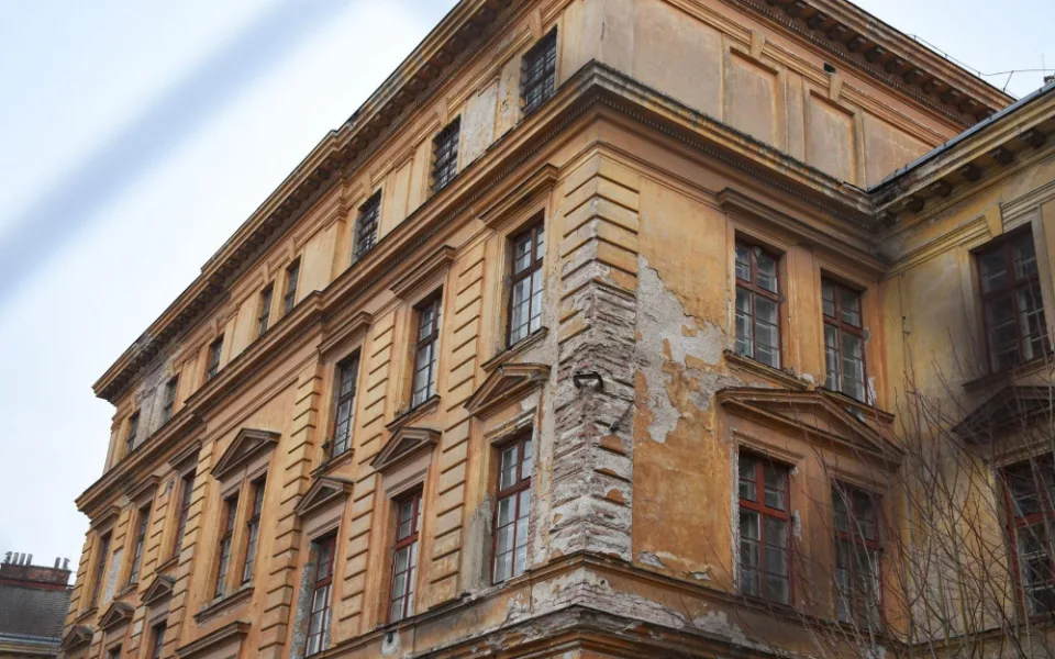 Kasárna v Hradci Králové chce kraj předělat na muzejní a kulturní centrum