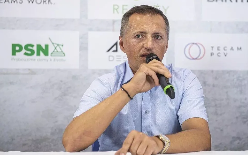 Informaci o Dědkově zájmu o fotbalový klub jsme měli z veřejných zdrojů, tvrdí Hradec Králové