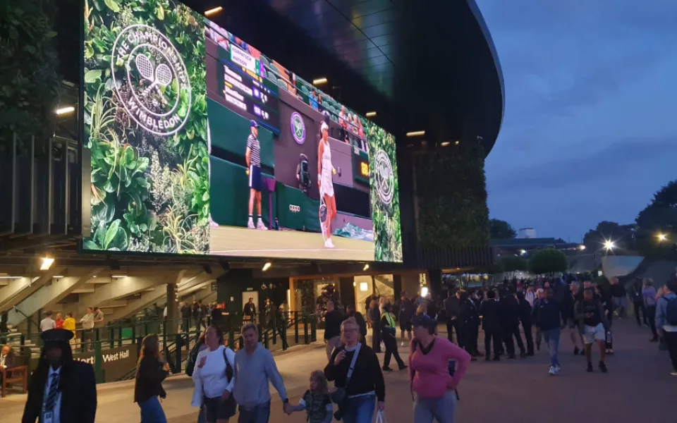 Účastníci Race to Wimbledon navštívili nejslavnější tenisový turnaj světa. Příští rok zamíří na Roland Garros
