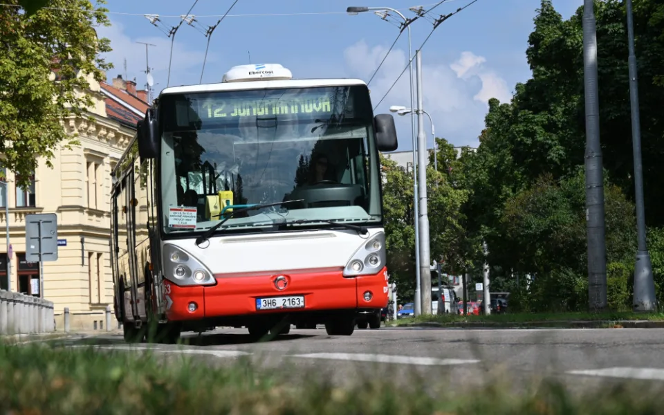 Od září bude hradecké MHD jezdit podle nového řádu. Linky mají jezdit pravidelněji