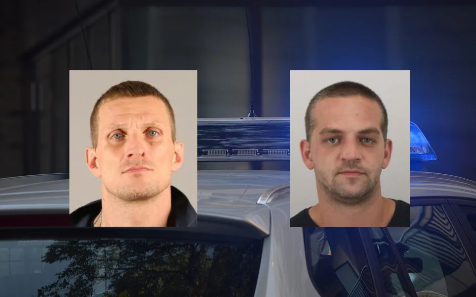 Policie pátrá po dvou mužích, kteří na Náchodsku přepadli a ukradli auto