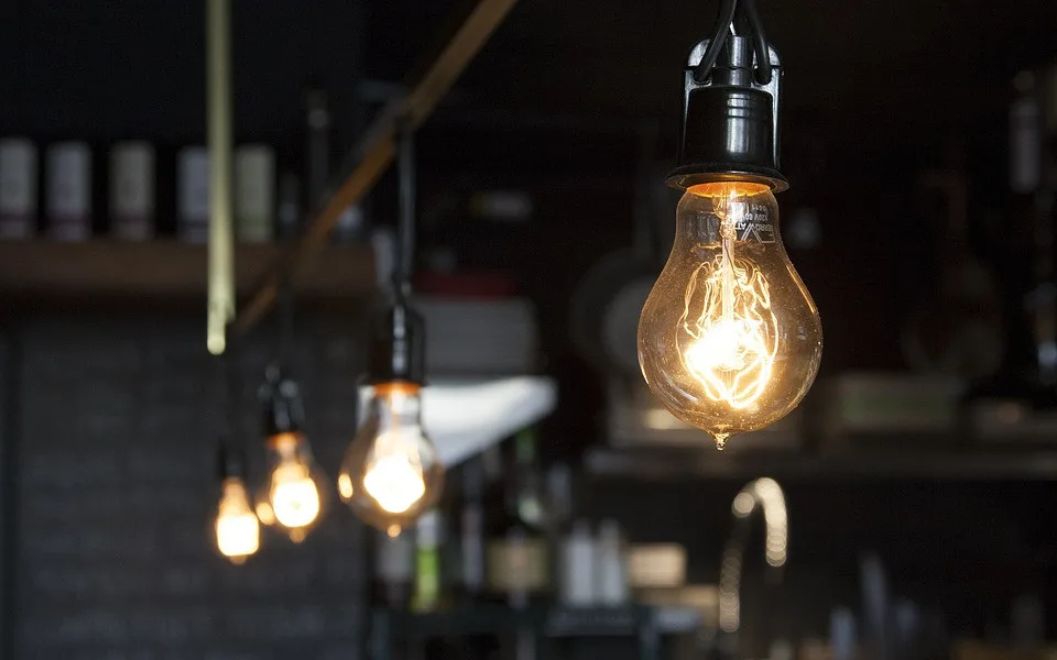 Hradecký kraj vítá cenový strop energií. Proti burze ušetří přes 300 milionů