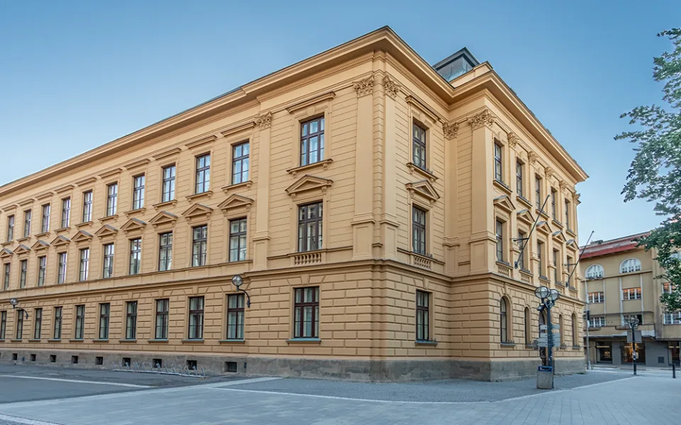 Univerzita Hradec Králové otevřela opravenou budovu filozofické fakulty