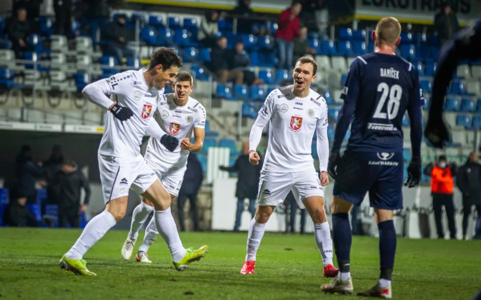 O prodeji FC Hradec Králové rozhodne nové vedení. Akcie maje mají hodnotu 25 milionů
