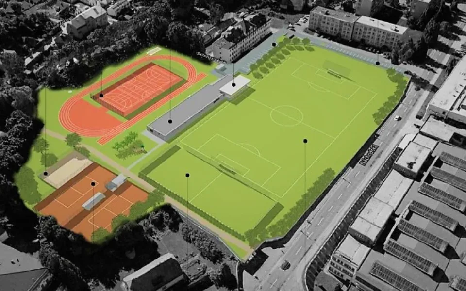 Přestavba sportovního areálu v Hronově je v polovině. Zatím vyšla na 25 milionů