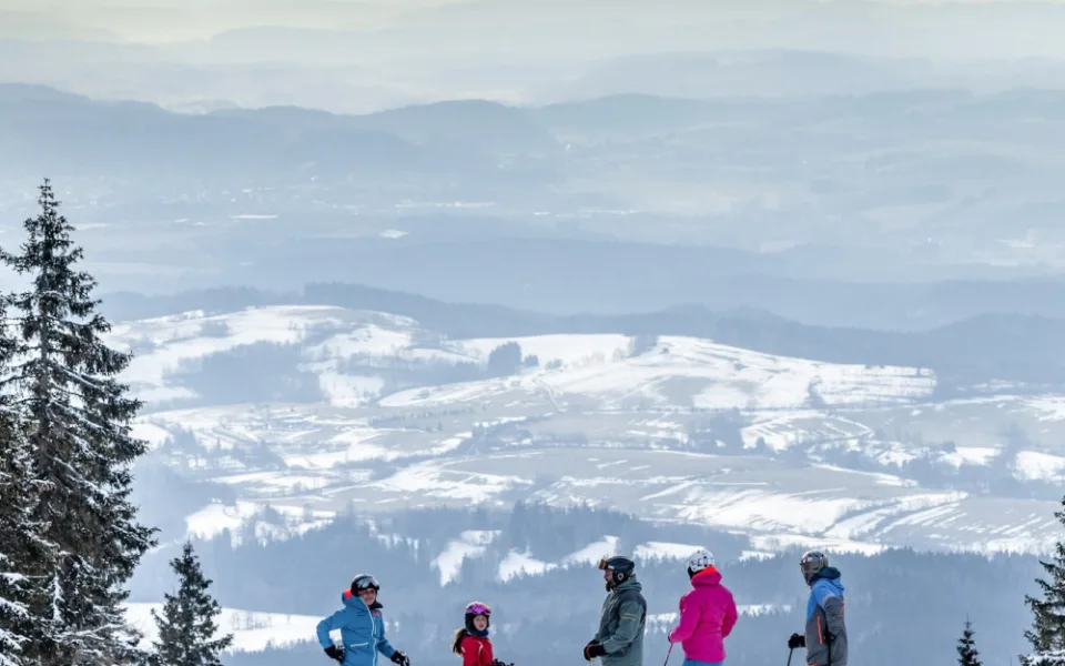 V Krkonoších se dnes poprvé lyžovalo v nové zimní sezoně
