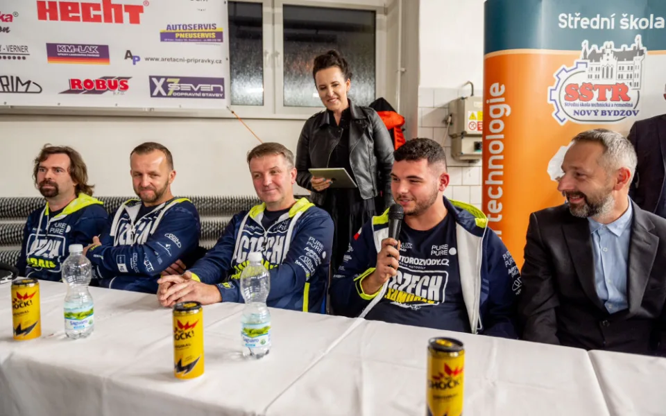 Student střední školy v Novém Bydžově pojede Dakar 2023. Filip studuje obor Autoelektrikář