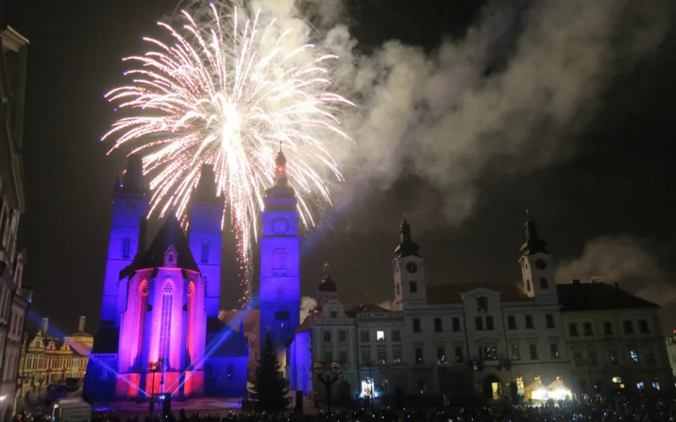Nad Velké náměstí v Hradci Králové se po covidové pauze objeví novoroční ohňostroj